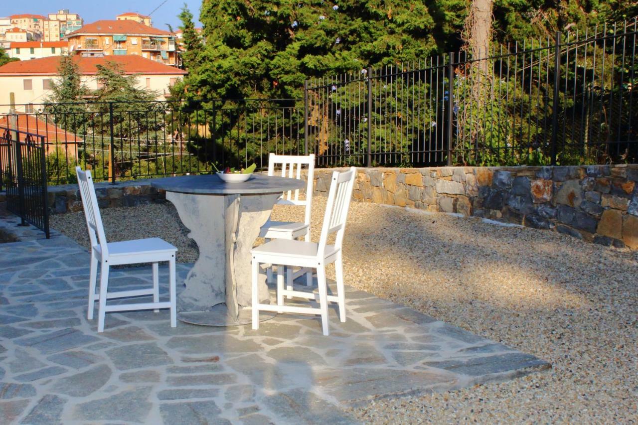 Casa Laura Βίλα Imperia Εξωτερικό φωτογραφία