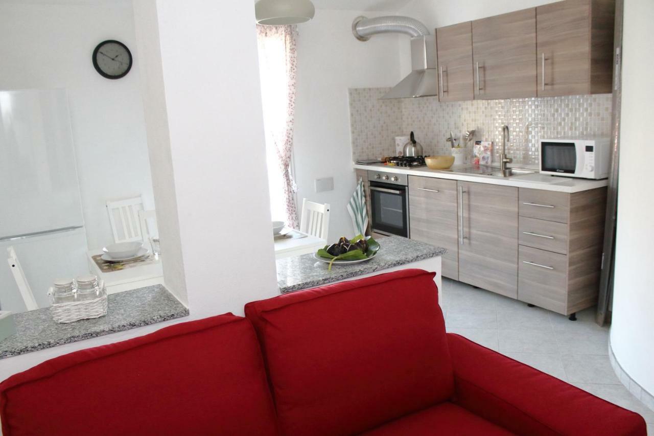 Casa Laura Βίλα Imperia Εξωτερικό φωτογραφία