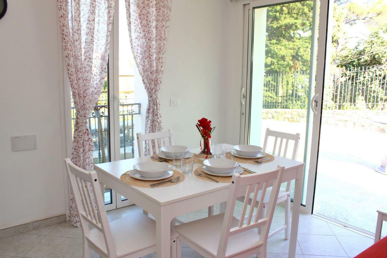 Casa Laura Βίλα Imperia Εξωτερικό φωτογραφία