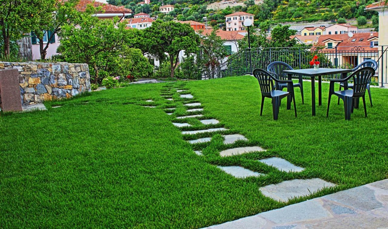 Casa Laura Βίλα Imperia Εξωτερικό φωτογραφία